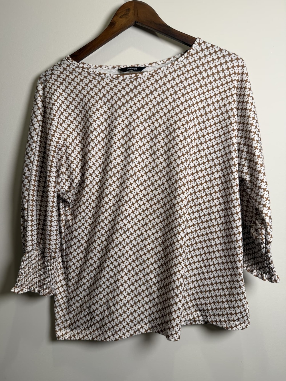 DOKOTOO Brown and White Printed Long-Sleeve Blouse with Smocked Cuffs, Size M